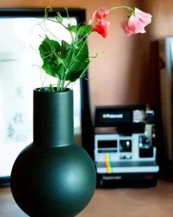 Motel a Miio Bola Vase M Dunkelgrun| Vasen